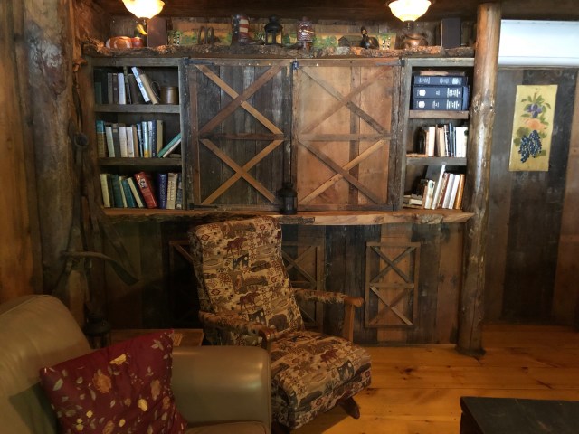 Barn &amp; Grille (3)