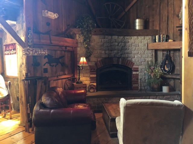 Barn &amp; Grille (5)